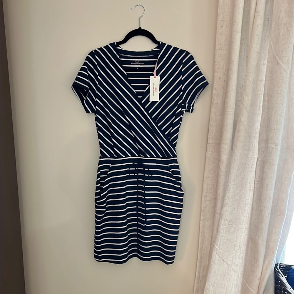 New with tags Vineyard Vines Navy and White Striped Mini Dress